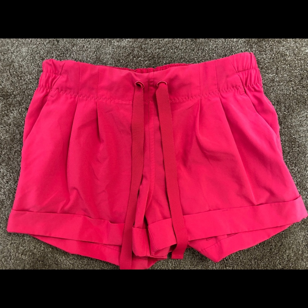Lululemon Women Shorts size 6